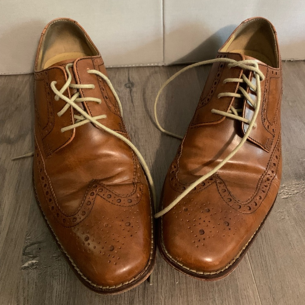 Cole Haan wing-tip dress shoes light brown size 7.5 good condition leather soles